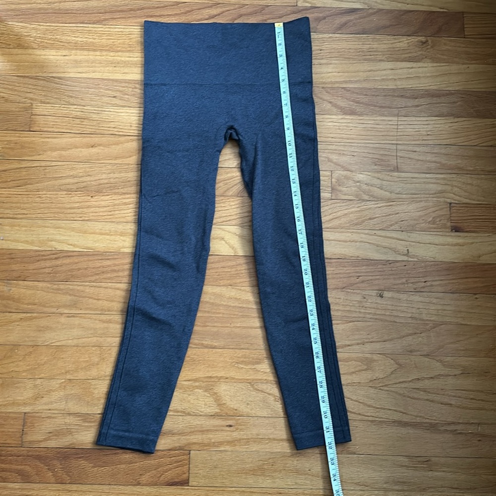 NWOT Spanx 7/8 Legging - Picture 3 of 5